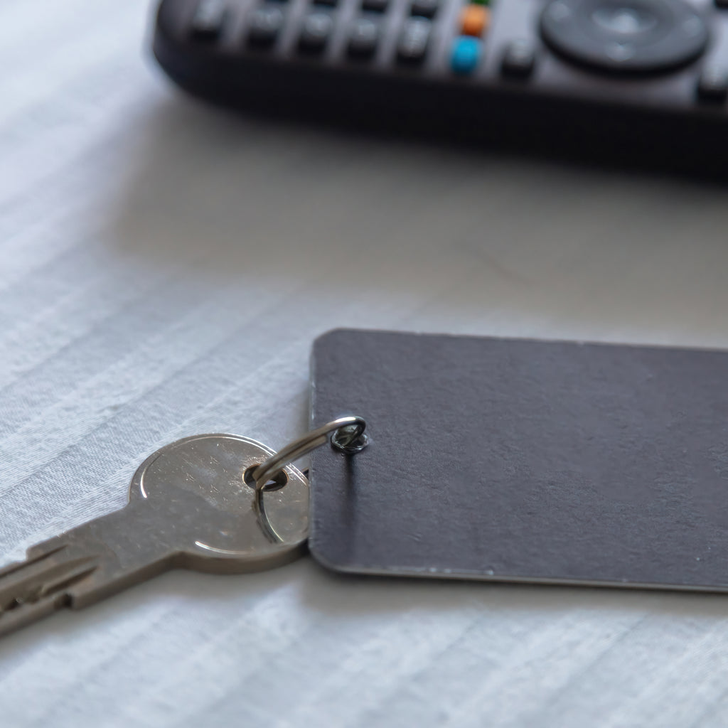 elektroniczne karty-klucze umożliwiają bezpieczny dostęp do pokoi hotelowych elektroniczne zamki otwierane kartą magnetyczną lub chipem