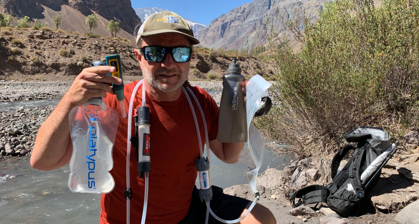 filtr do wody wkładany do bocznej kieszeni plecaka trekkingowego