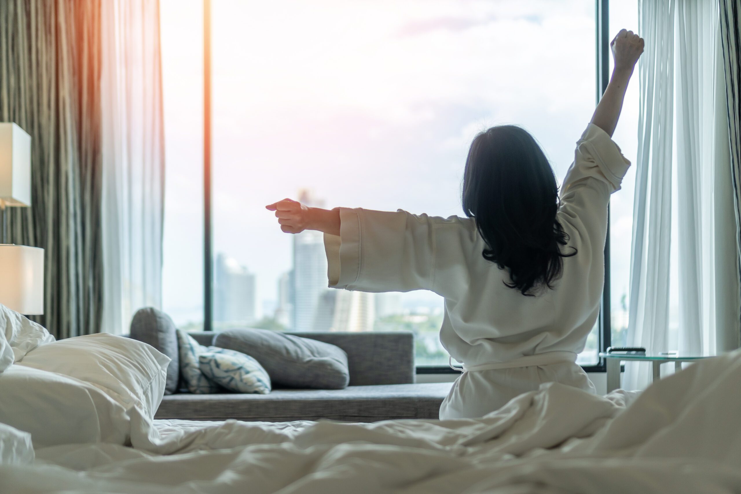 wiadomość o potwierdzeniu rezerwacji ekran komputera z wiadomością potwierdzającą rezerwację hotelu